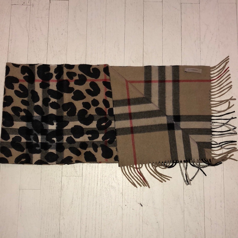 Burberry 100% Cashmere Nova Check Leopard Scarf